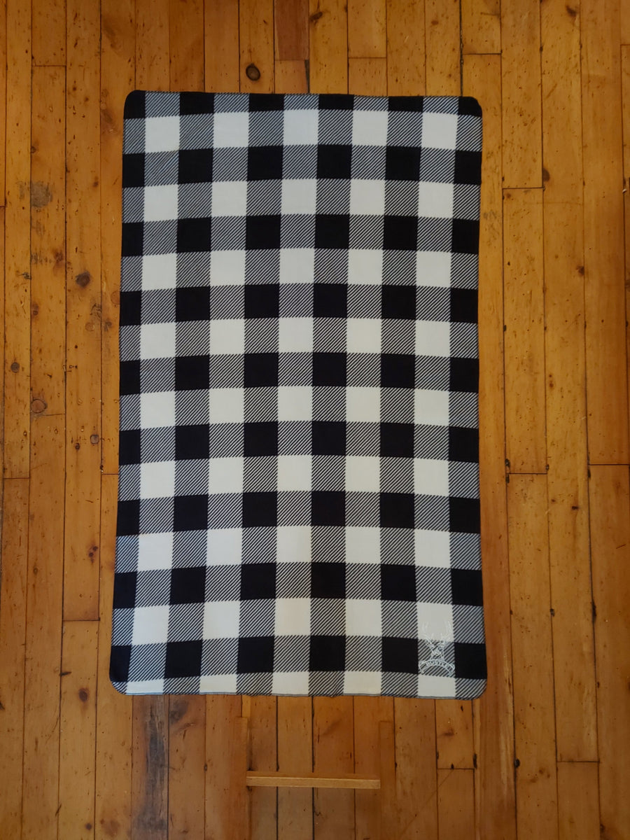 Polar Fleece Wearable Throw Blanket Black/White Buffalo Check (oversize print) - bustleclothing.shop